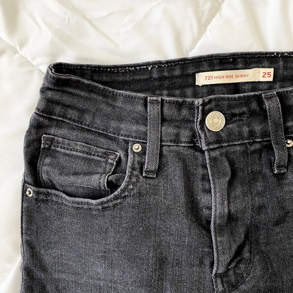 Levi's 721 High Rise Skinny Jeans Black